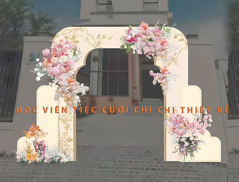 Học thiết kế tiệc cưới sản phẩm cổng cưới học viên thực hiện